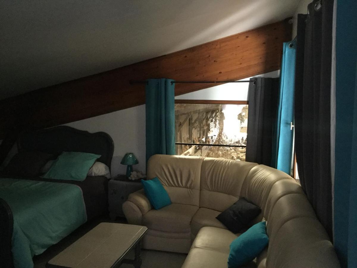 Le Loup Dans La Bergerie Bed & Breakfast Montmartin-sur-Mer ภายนอก รูปภาพ
